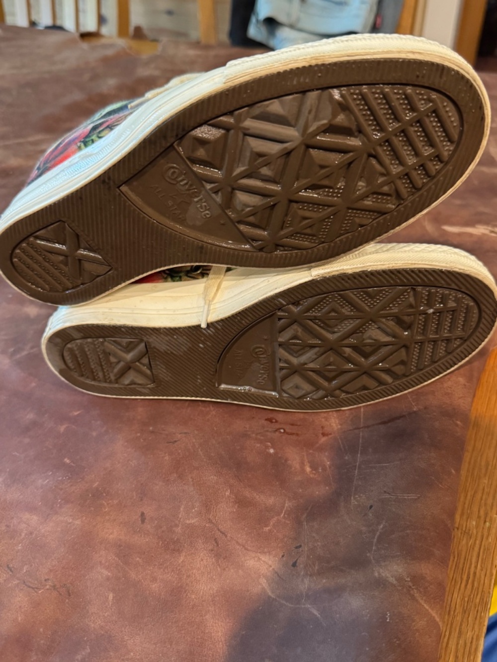 Converse hidden wedge floral canvas shoes, size 8, excellent condition. - Picture 6 of 8